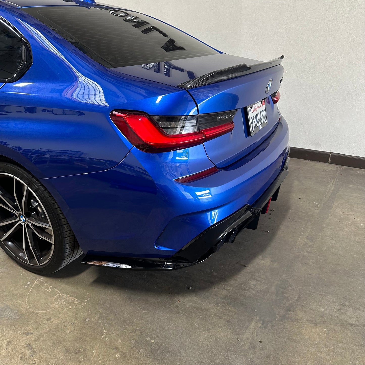 GLOSS BLACK F1 STYLE REAR DIFFUSER - 2019-2022 BMW G20 3 SERIES PRE-LCI